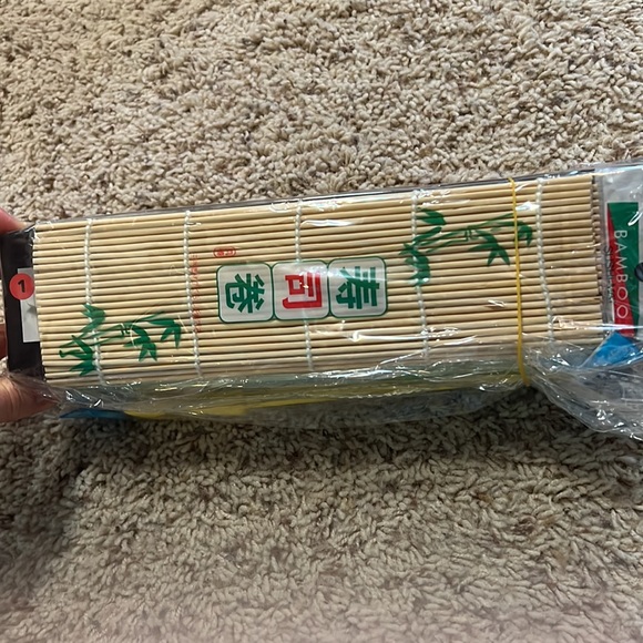 BNWT (still in original sealed package) Make-your-own sushi kit!! - Picture 5 of 5